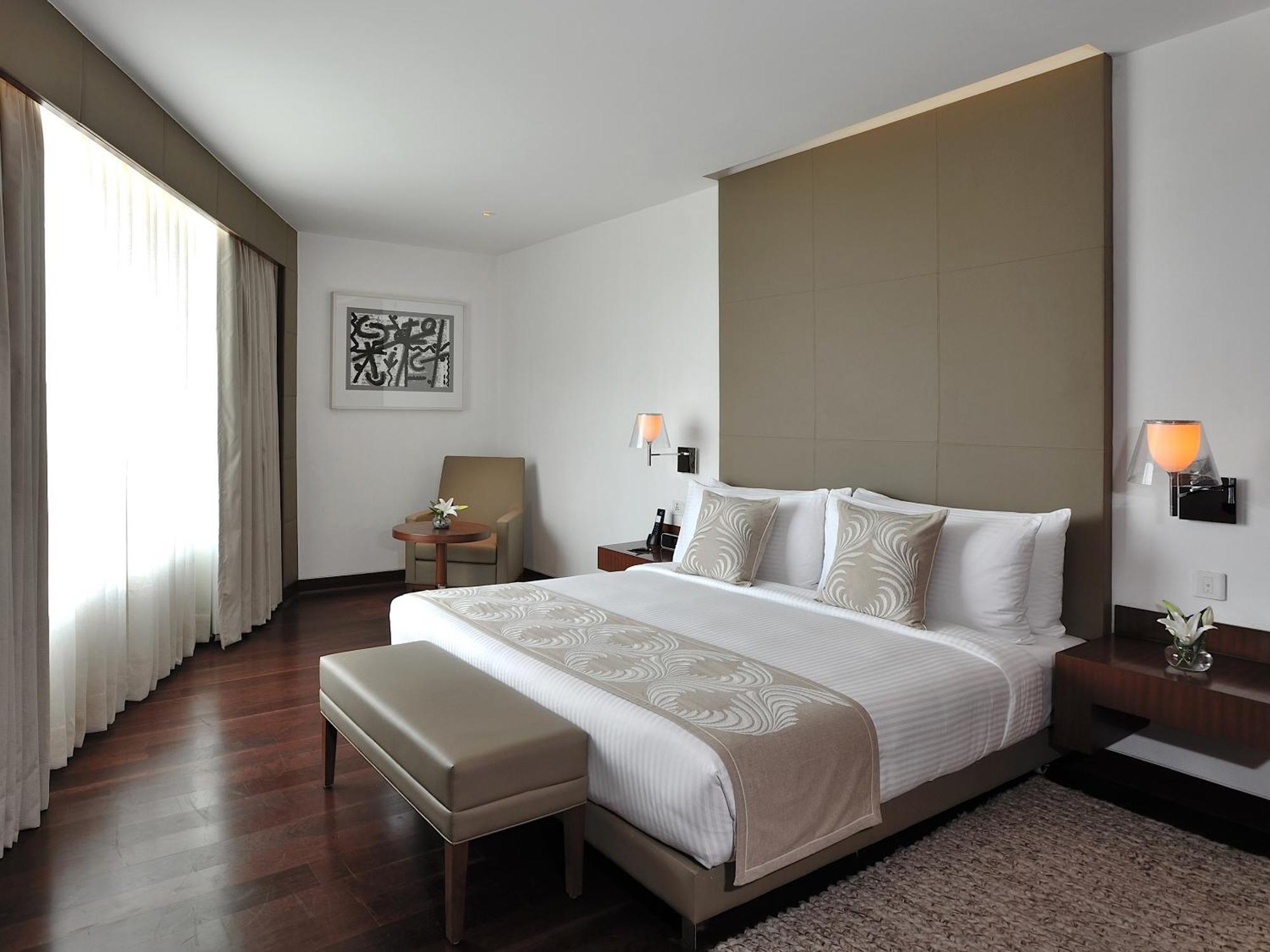 The Anya Hotel-Golf Course Road Gurgaon Exterior photo