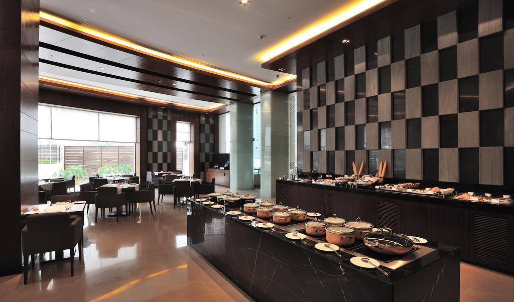 The Anya Hotel-Golf Course Road Gurgaon Exterior photo