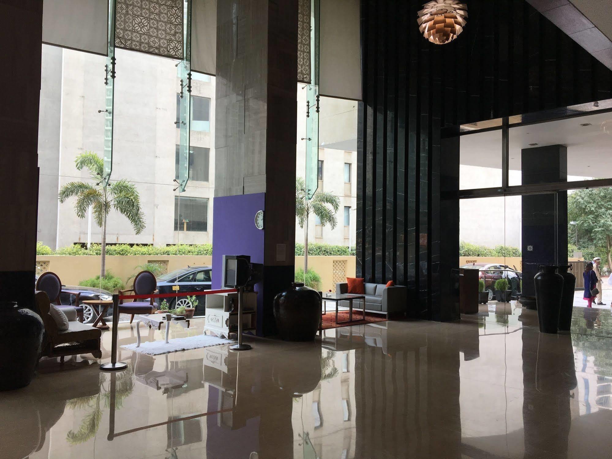 The Anya Hotel-Golf Course Road Gurgaon Exterior photo